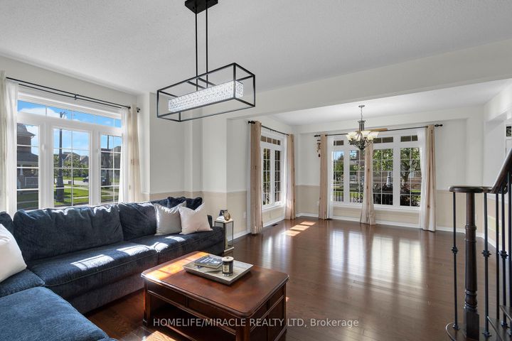 Photo 15 at 129 Vipond Way, Bradford, Bradford West Gwillimbury
