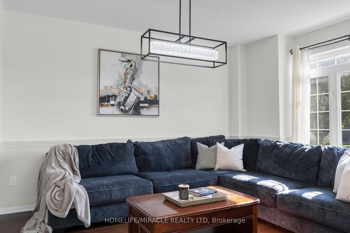 Photo 16 at 129 Vipond Way, Bradford, Bradford West Gwillimbury