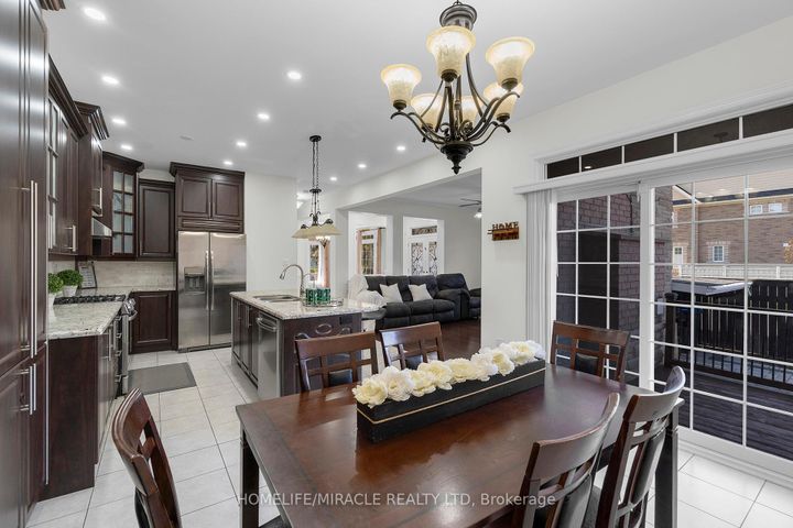 Photo 20 at 129 Vipond Way, Bradford, Bradford West Gwillimbury