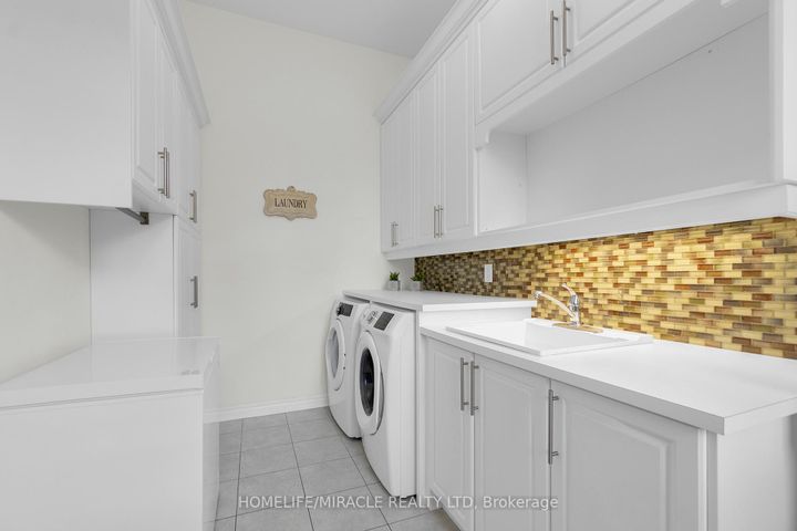 Photo 23 at 129 Vipond Way, Bradford, Bradford West Gwillimbury