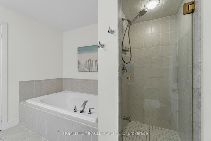 Photo 26 at 129 Vipond Way, Bradford, Bradford West Gwillimbury
