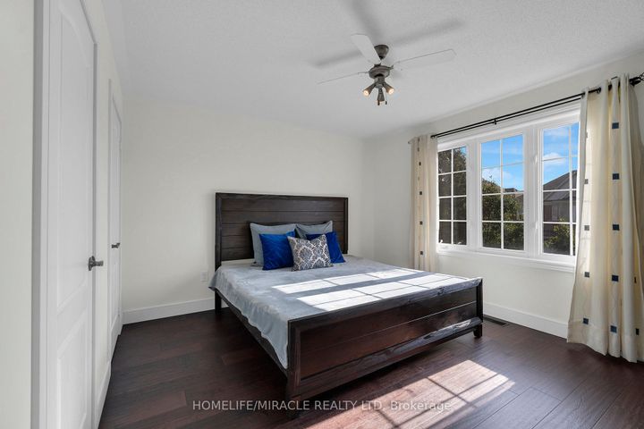 Photo 28 at 129 Vipond Way, Bradford, Bradford West Gwillimbury
