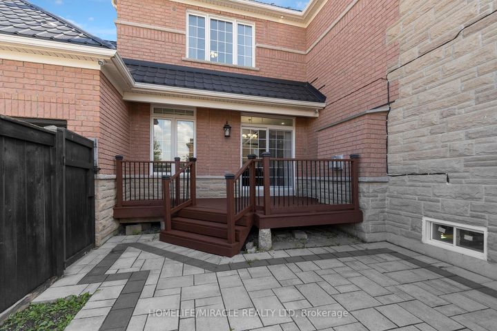 Photo 36 at 129 Vipond Way, Bradford, Bradford West Gwillimbury