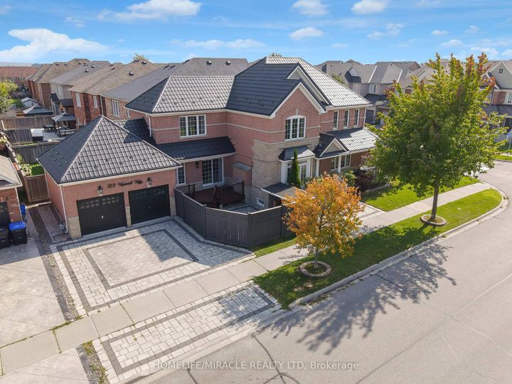 Photo 37 at 129 Vipond Way, Bradford, Bradford West Gwillimbury