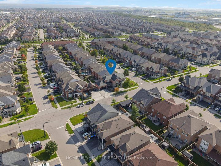 Photo 39 at 129 Vipond Way, Bradford, Bradford West Gwillimbury