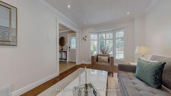 Photo 7 at 37 Hunter's Point Drive, South Richvale, Richmond Hill