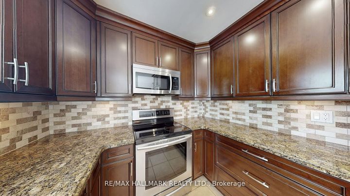 Photo 15 at 37 Hunter's Point Drive, South Richvale, Richmond Hill