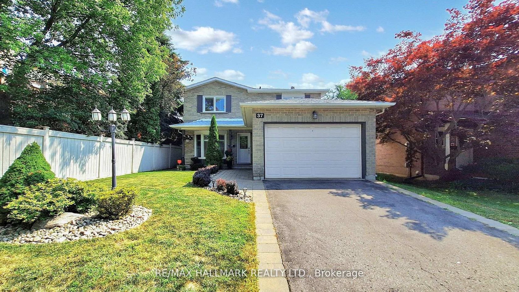 37 Hunter's Point Drive, South Richvale, Richmond Hill 2