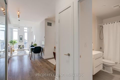 Photo 2 at 715 - 297 College Street, Chinatown, Toronto