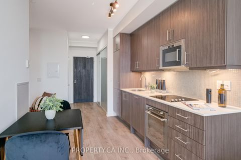 Photo 5 at 715 - 297 College Street, Chinatown, Toronto