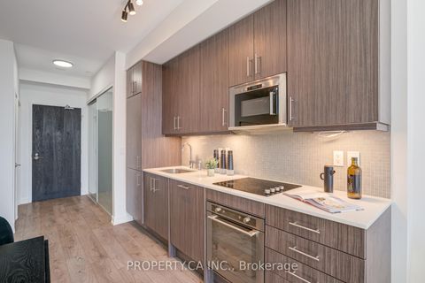 Photo 9 at 715 - 297 College Street, Chinatown, Toronto