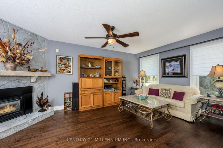 Photo 6 at 27 Hillside Drive, Georgetown, Halton Hills