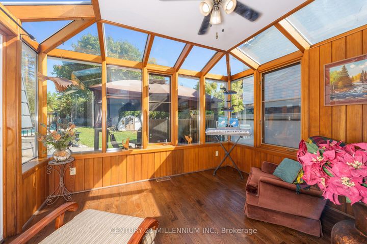 Photo 9 at 27 Hillside Drive, Georgetown, Halton Hills