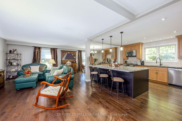 Photo 11 at 27 Hillside Drive, Georgetown, Halton Hills