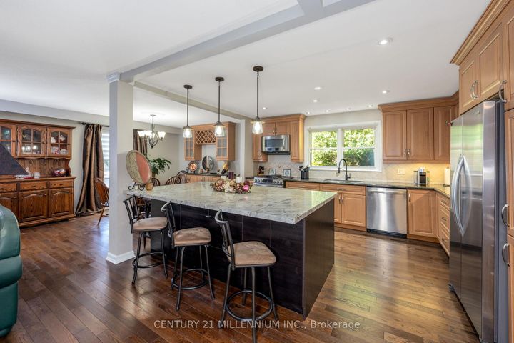 Photo 15 at 27 Hillside Drive, Georgetown, Halton Hills