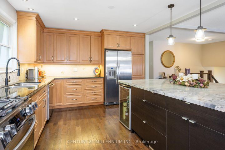 Photo 18 at 27 Hillside Drive, Georgetown, Halton Hills