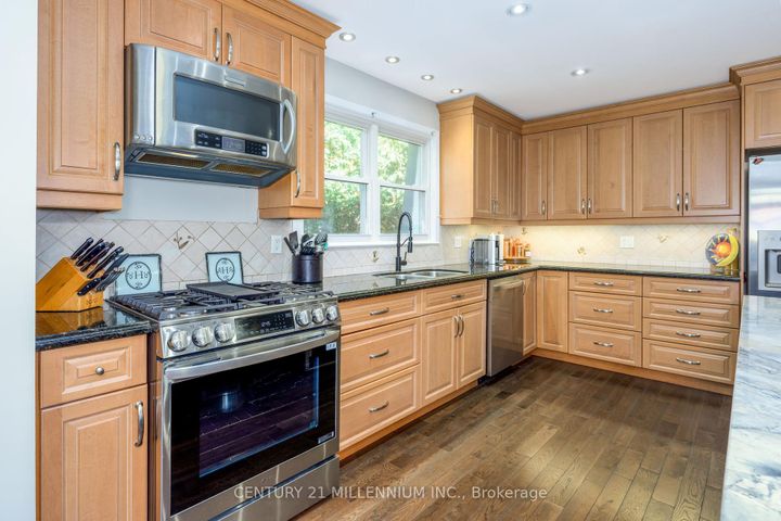 Photo 19 at 27 Hillside Drive, Georgetown, Halton Hills