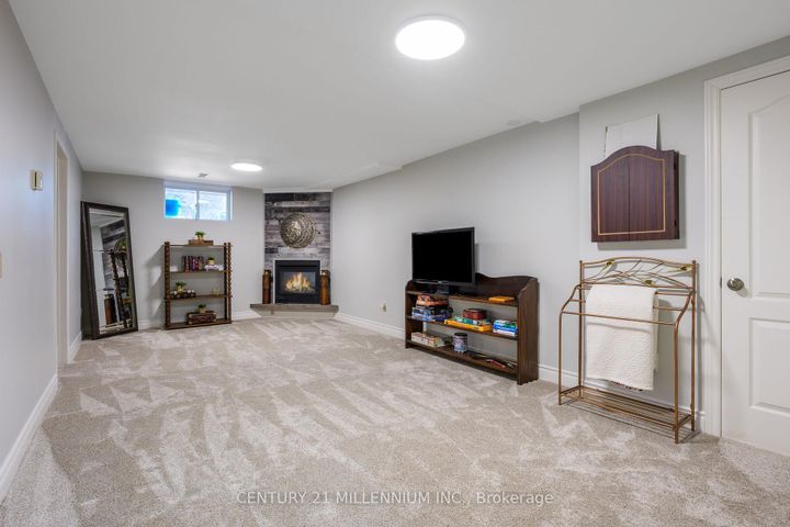 Photo 29 at 27 Hillside Drive, Georgetown, Halton Hills