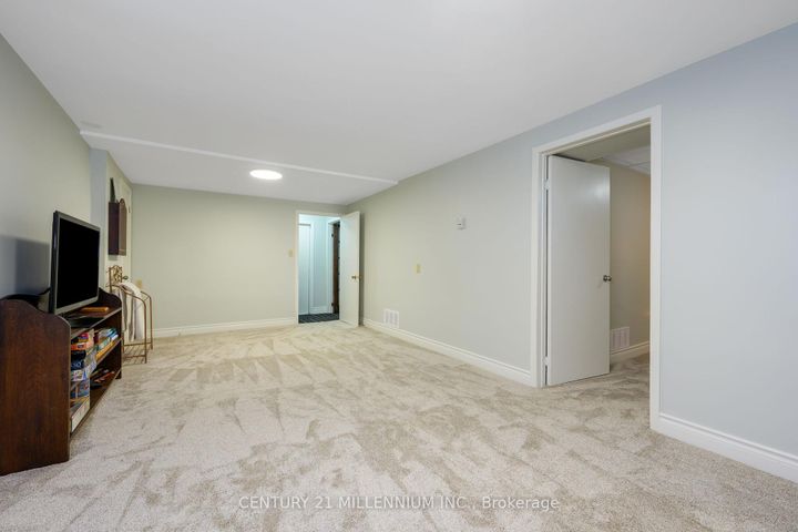 Photo 33 at 27 Hillside Drive, Georgetown, Halton Hills