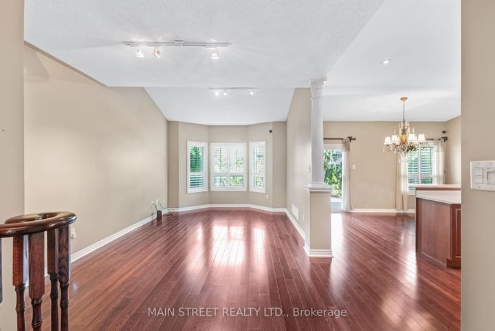 Photo 5 at 110 Tierra Avenue, Vellore Village, Vaughan