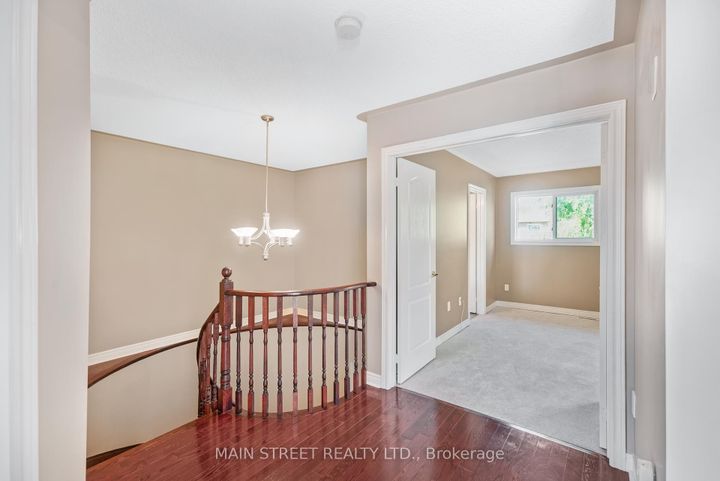 Photo 15 at 110 Tierra Avenue, Vellore Village, Vaughan