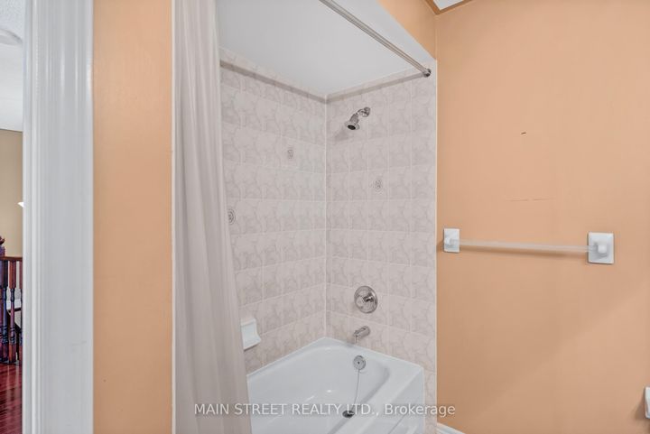 Photo 23 at 110 Tierra Avenue, Vellore Village, Vaughan