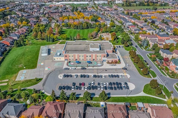 Photo 36 at 110 Tierra Avenue, Vellore Village, Vaughan
