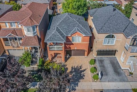 Photo 2 at 110 Tierra Avenue, Vellore Village, Vaughan