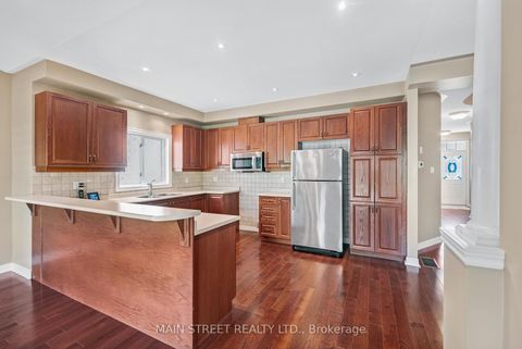 Photo 8 at 110 Tierra Avenue, Vellore Village, Vaughan