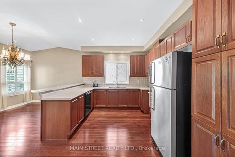 Photo 10 at 110 Tierra Avenue, Vellore Village, Vaughan