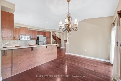 Photo 11 at 110 Tierra Avenue, Vellore Village, Vaughan