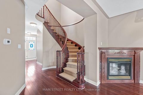 Photo 14 at 110 Tierra Avenue, Vellore Village, Vaughan
