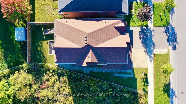 Photo 36 at 153 Windfields Farm Drive, Windfields, Oshawa