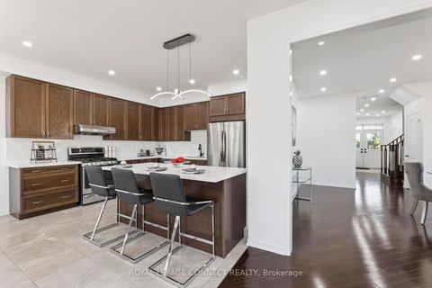 Photo 10 at 153 Windfields Farm Drive, Windfields, Oshawa