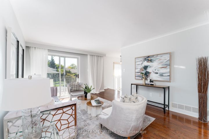 Photo 7 at 3560 Haven Glenn, Applewood, Mississauga