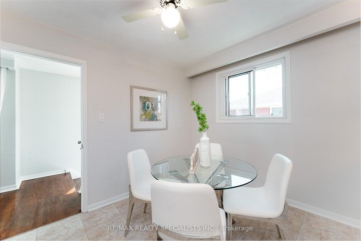Photo 12 at 3560 Haven Glenn, Applewood, Mississauga