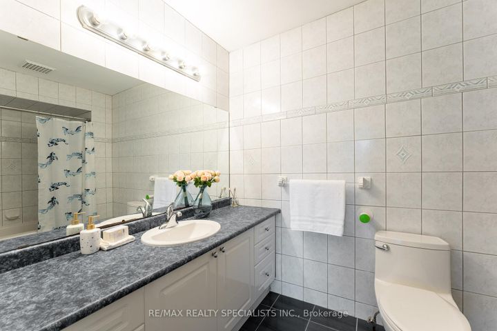 Photo 17 at 3560 Haven Glenn, Applewood, Mississauga
