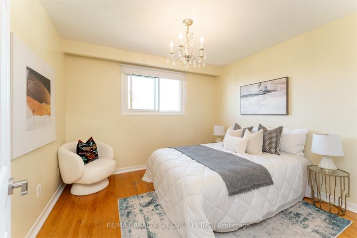 Photo 20 at 3560 Haven Glenn, Applewood, Mississauga