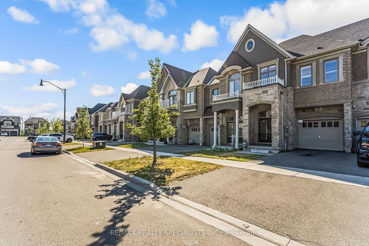 Photo 1 at 16 Dalbeattie Drive, Bram West, Brampton