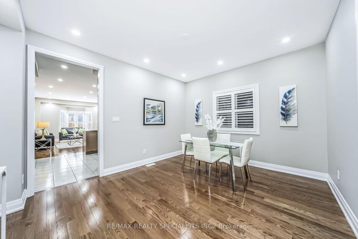 Photo 9 at 16 Dalbeattie Drive, Bram West, Brampton