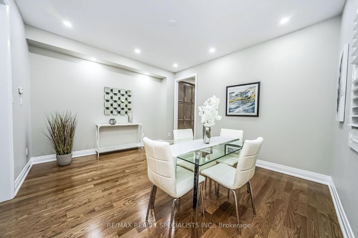 Photo 11 at 16 Dalbeattie Drive, Bram West, Brampton