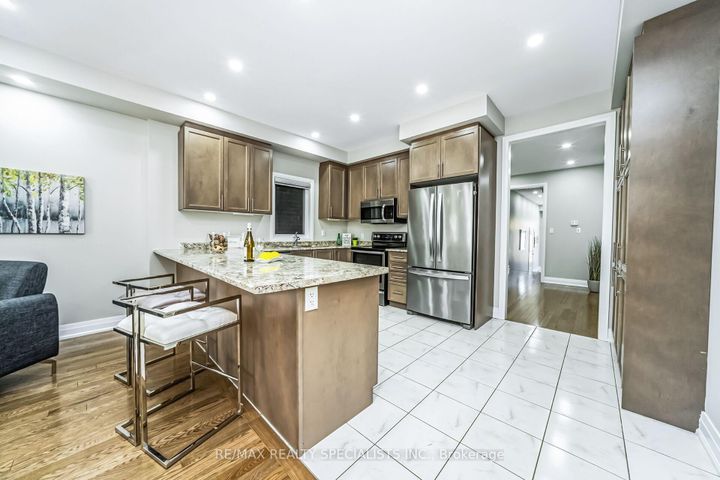 Photo 14 at 16 Dalbeattie Drive, Bram West, Brampton