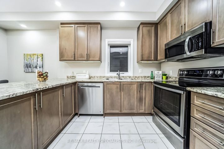 Photo 15 at 16 Dalbeattie Drive, Bram West, Brampton