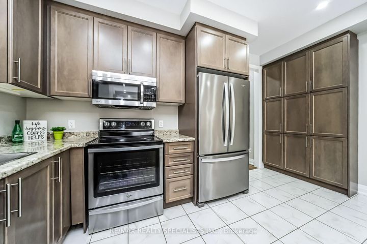 Photo 16 at 16 Dalbeattie Drive, Bram West, Brampton