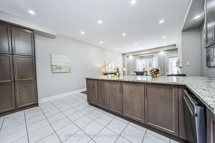 Photo 17 at 16 Dalbeattie Drive, Bram West, Brampton