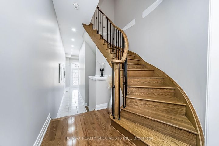 Photo 24 at 16 Dalbeattie Drive, Bram West, Brampton