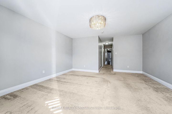 Photo 30 at 16 Dalbeattie Drive, Bram West, Brampton