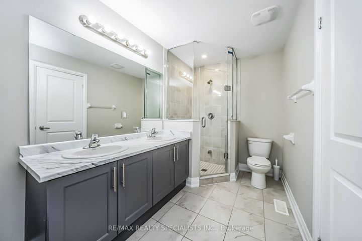 Photo 31 at 16 Dalbeattie Drive, Bram West, Brampton