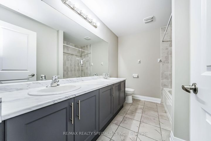 Photo 35 at 16 Dalbeattie Drive, Bram West, Brampton