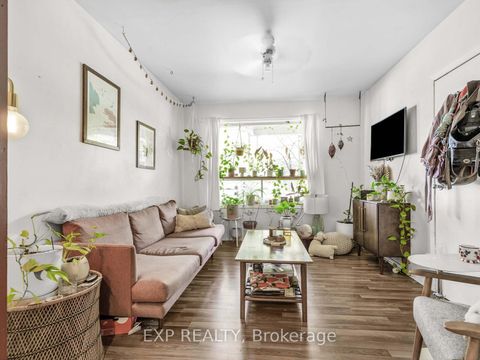 Photo 2 at 260 Shaw Street, Bellwoods, Toronto